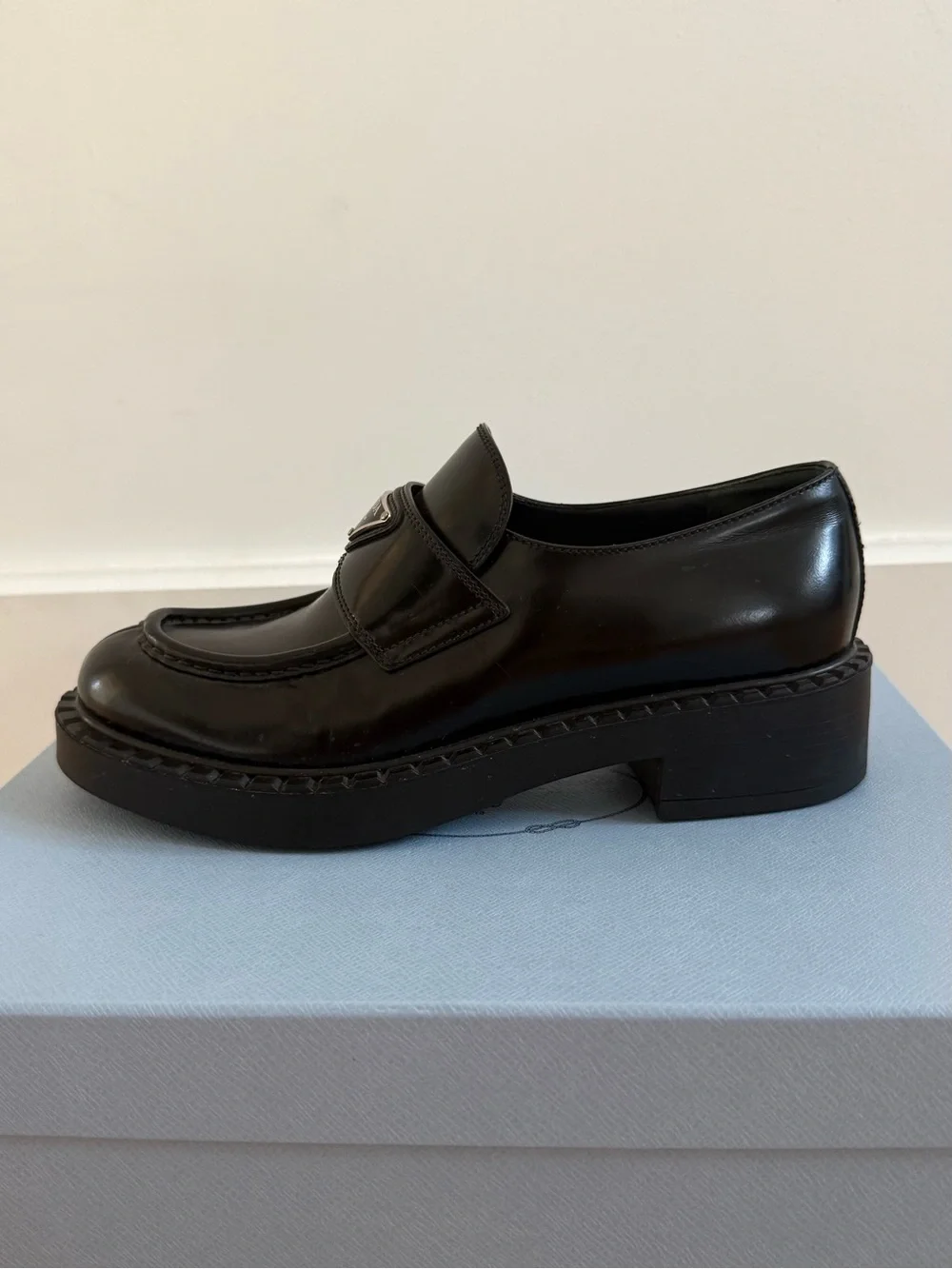 Prada Womens black Brushed Leather Loafers Shoe Size 8 US 38 EU - Picture 7 of 11